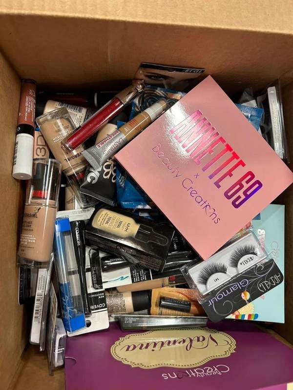 Mixed Cosmetics Gaylord