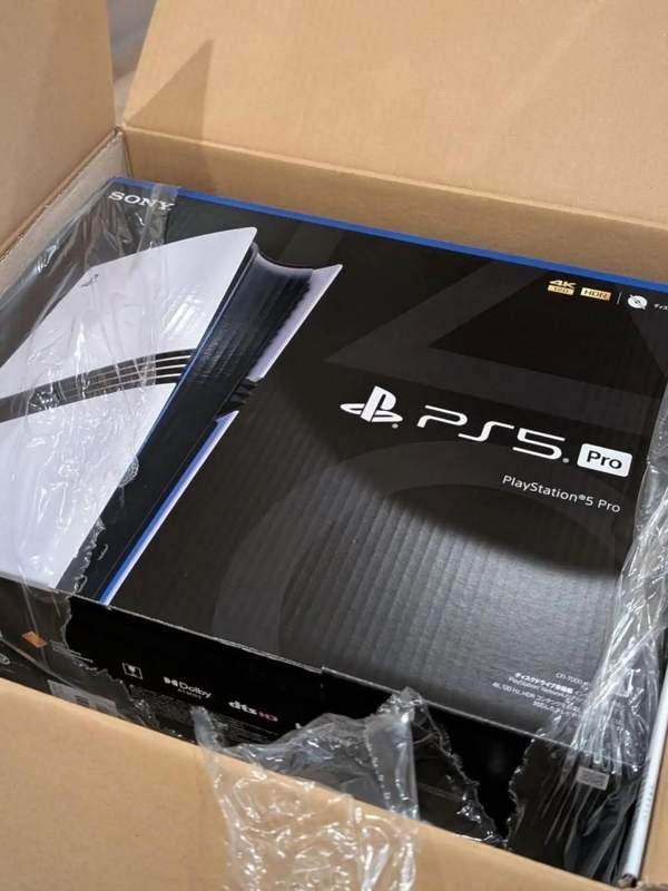 Graphic Tees & Hoodies Box Lot